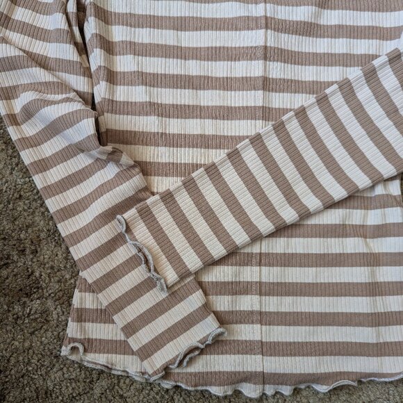 Lovers + Friends Henley Top - Picture 7 of 8